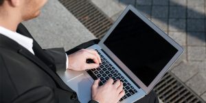 Perbedaan laptop consumer dan corporate