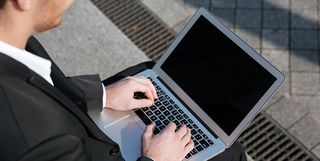 Perbedaan Laptop Consumer dan Corporate untuk Bisnis